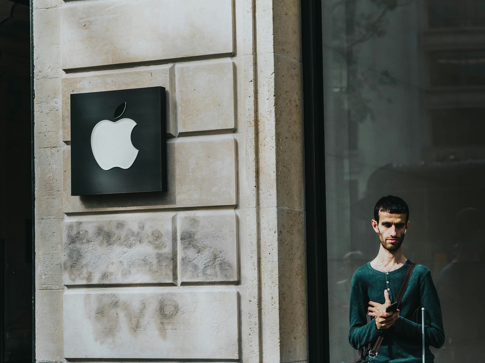 Are Rumors of Tim Cook Leaving Apple True?